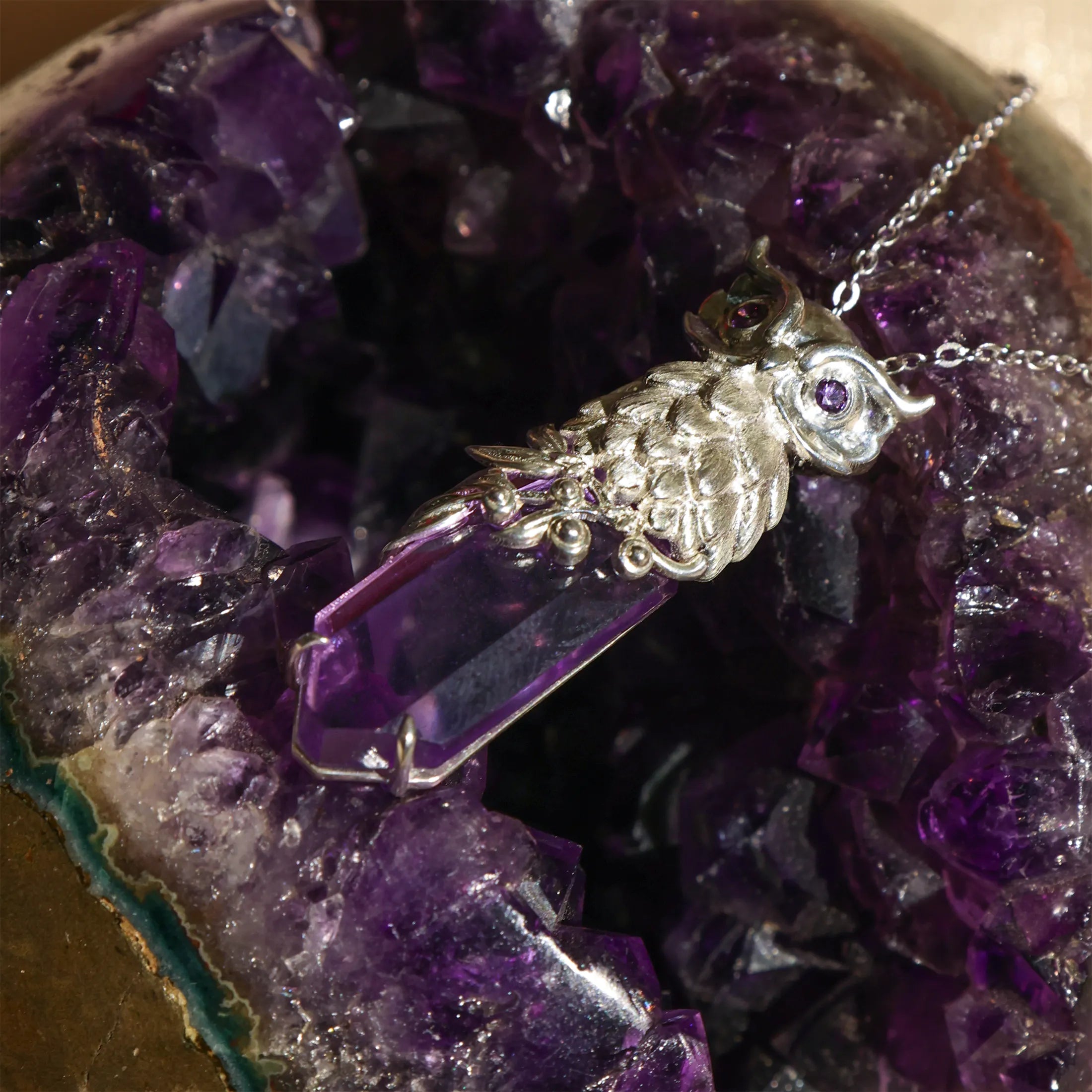 The Best Beginner’s Guide to Purple Crystals & FAQ